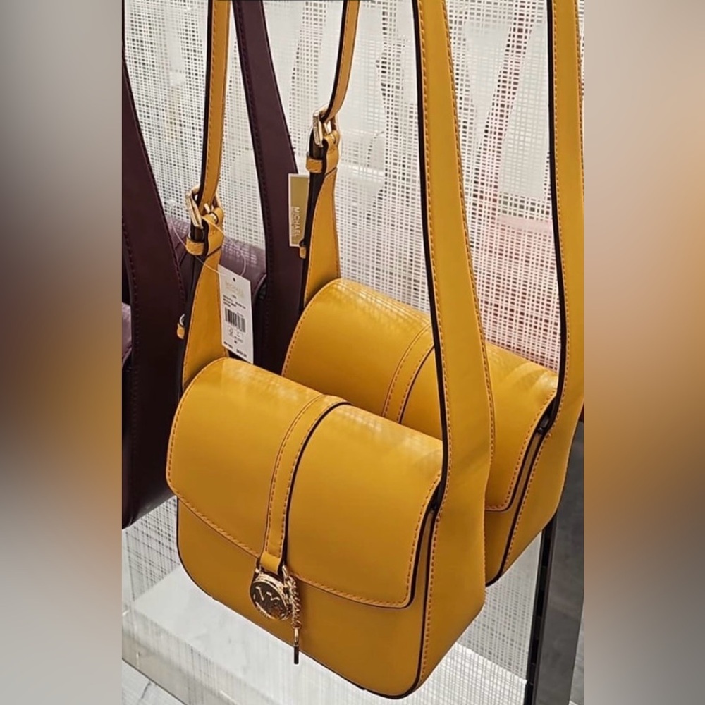 🌼 NWT! Michael Kors Marigold Crossbody - Picture 2 of 4